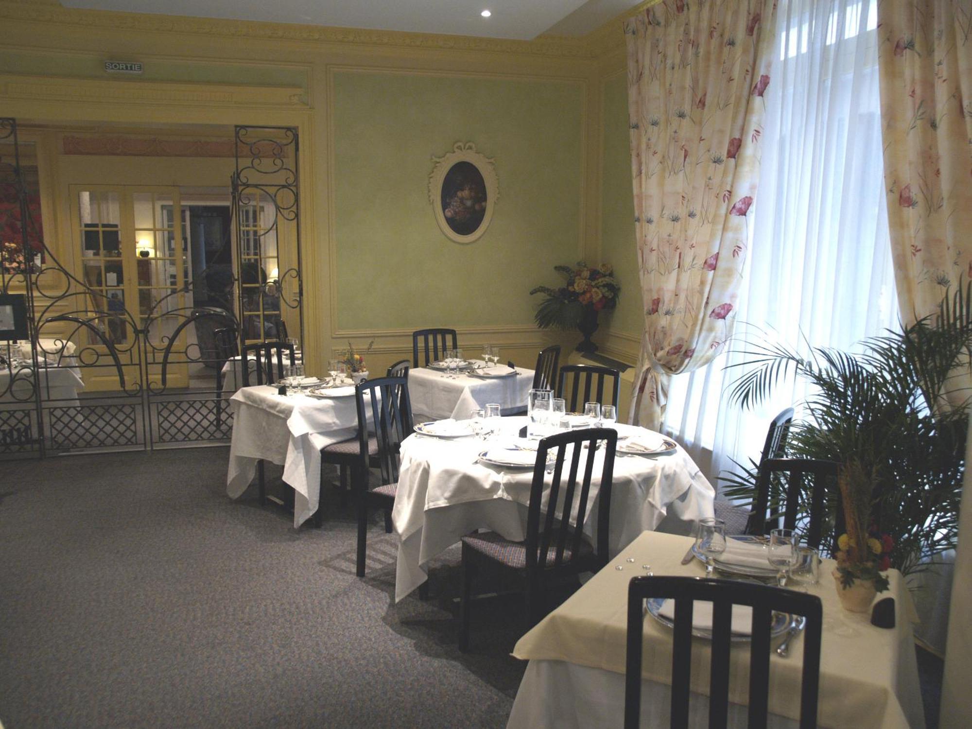 Logis Le Midland Hotel Vichy Exterior photo